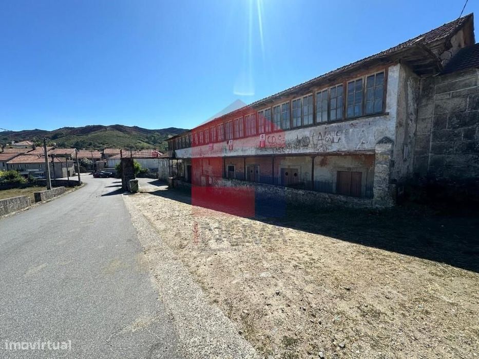 Quinta, Azias