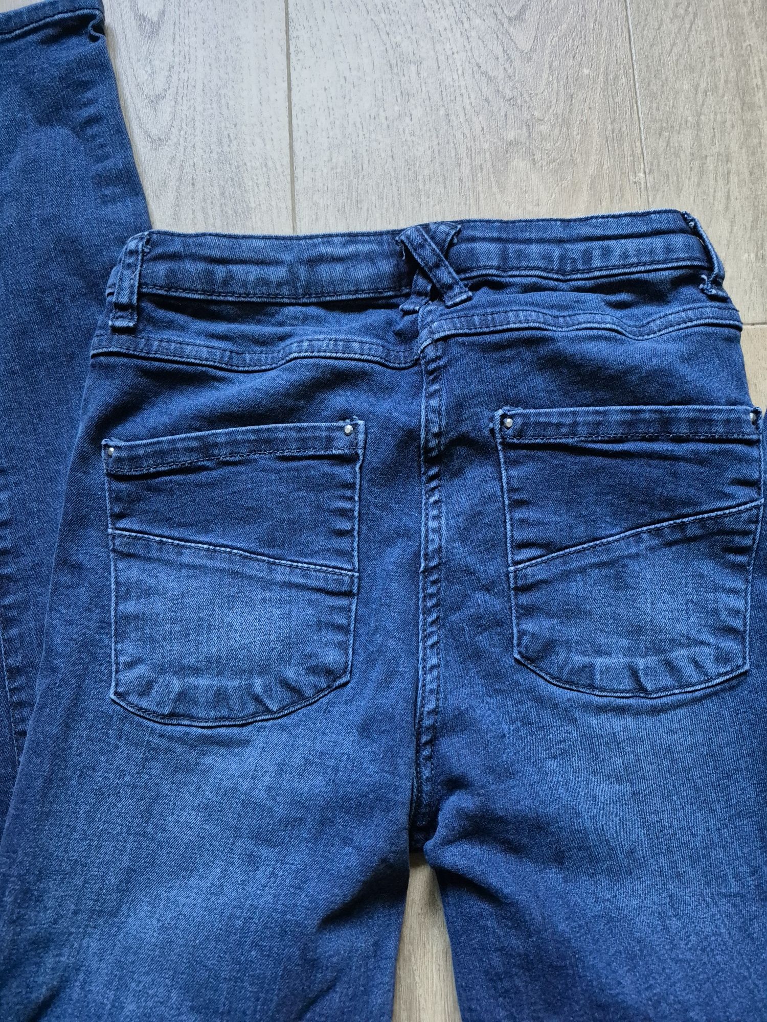Jeansy granatowe, rurki, Coccodrillo r 158