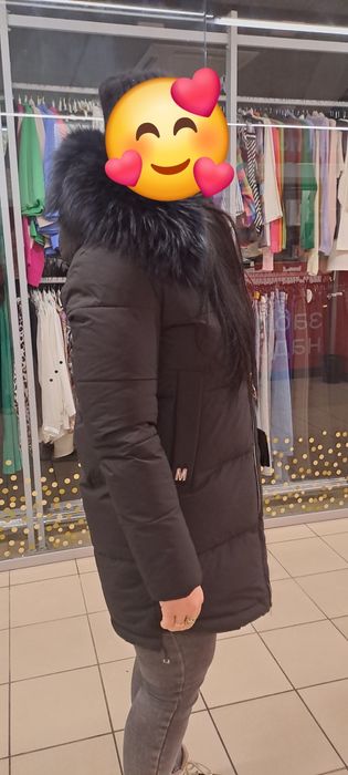 Зимова куртка в дуже гарному стані