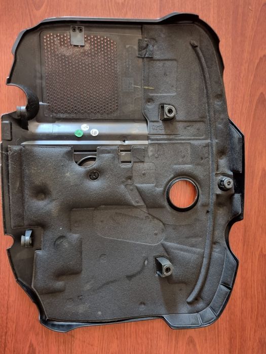 Mercedes w204 w212 classes C e E tampa do motor