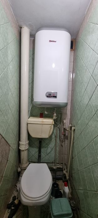 Оренда двокімнатної квартири на Таврійському . Другий поверх .