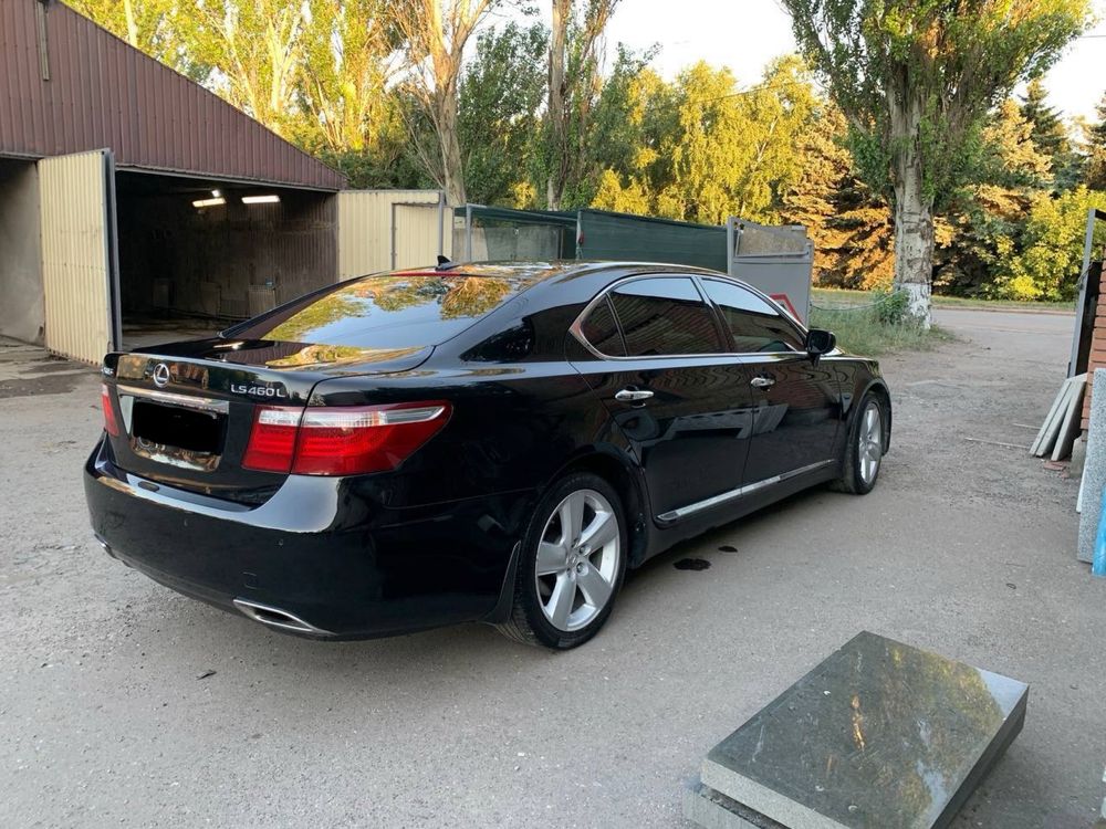 Продам Lexus LS460L