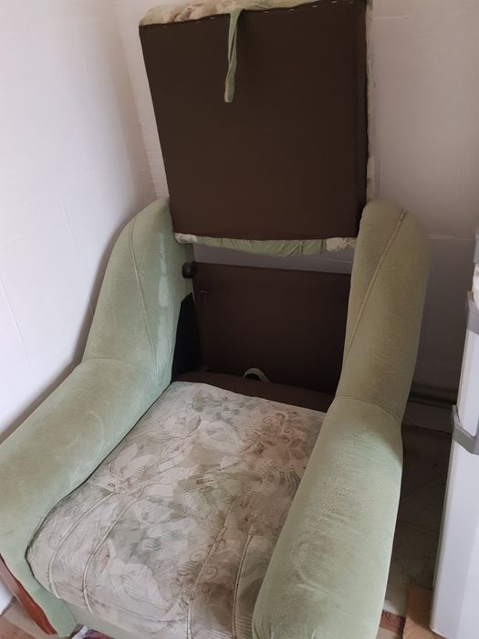 Продам крісло розкладне.