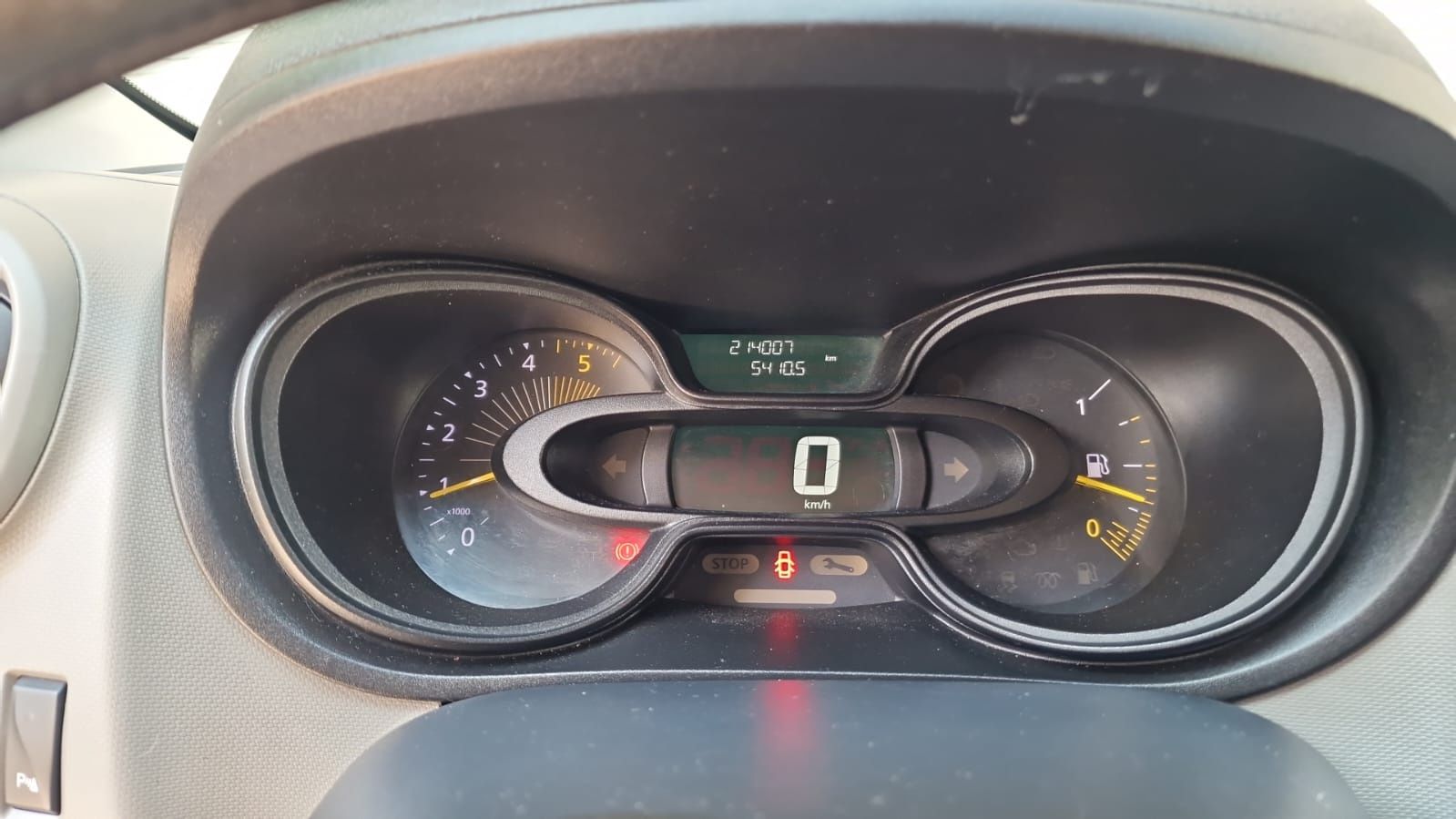 Carrinha Renault Trafic 9 Lugares | Ideal para trabalho ou turismo