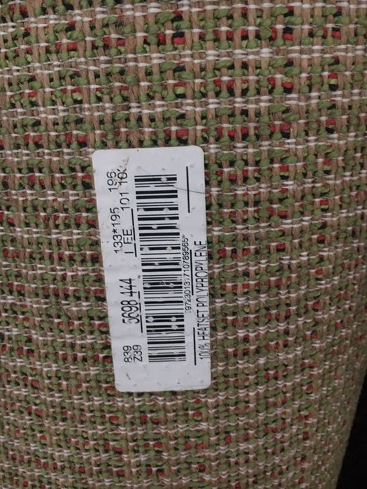Vendo conjunto de dois tapetes (um verde e um roxo)