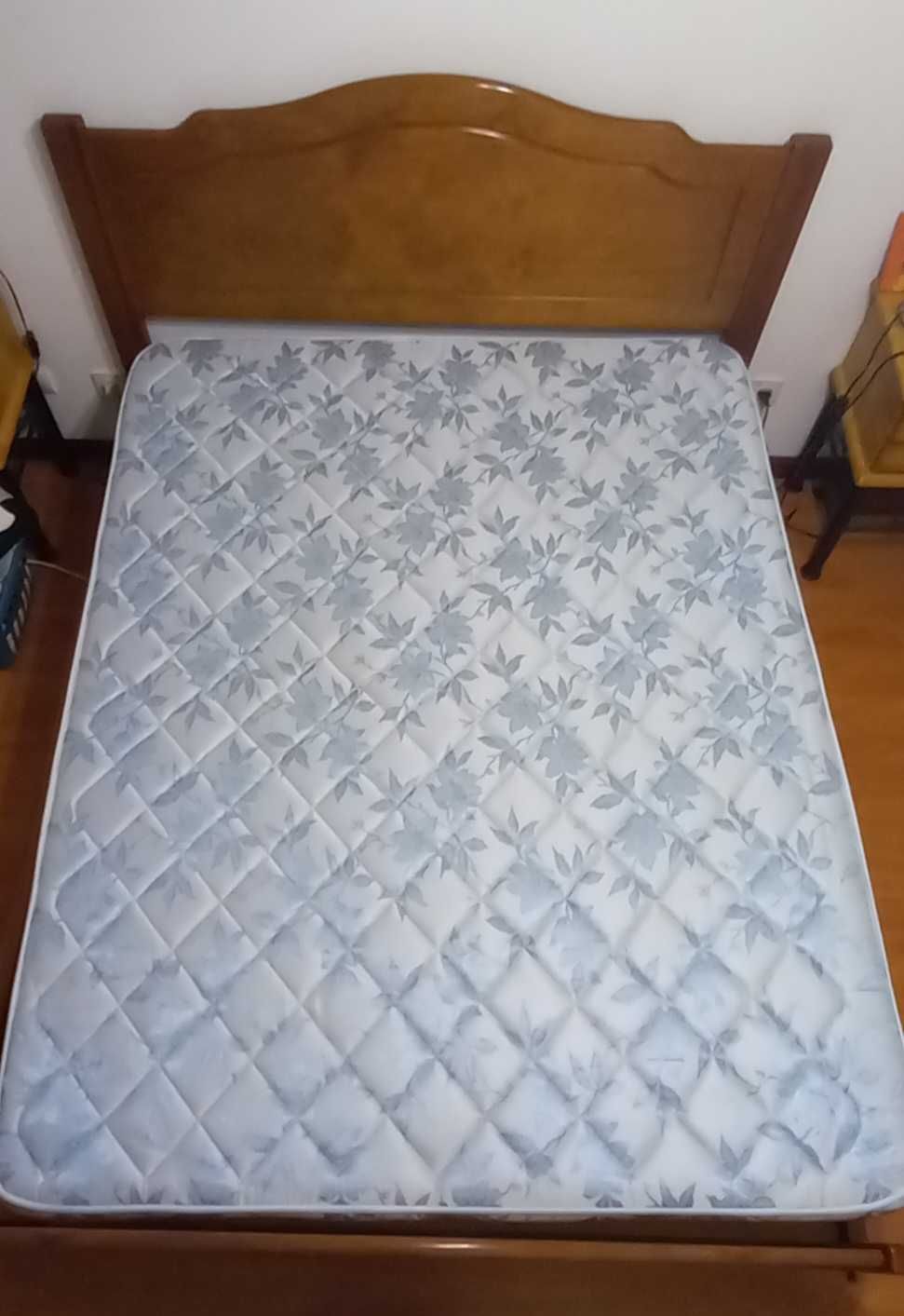 Venda de cama+colchão