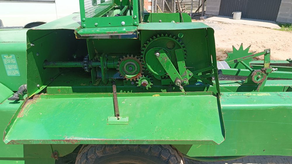 Прес підбирач JOHN DEERE 332