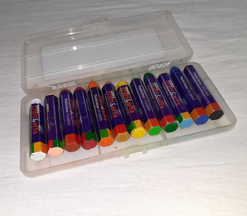 Б/у набор детской восковой пастели 12 цв. в пенале Craft & Arts, Umix