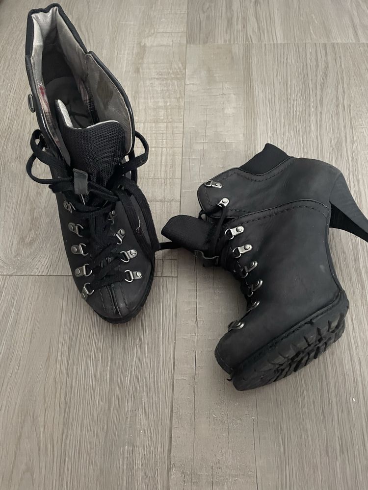 Botins pretos Replay