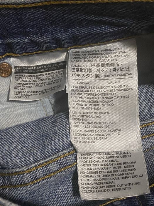 джинсы Levis 501, в синем цвете; W: 33; L:30. Casual/old money