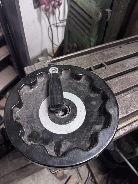 Фрезерний верстат, станок