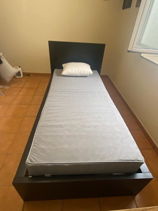 Vendo Came de solteiro, modelo, MALM ( IKEA )