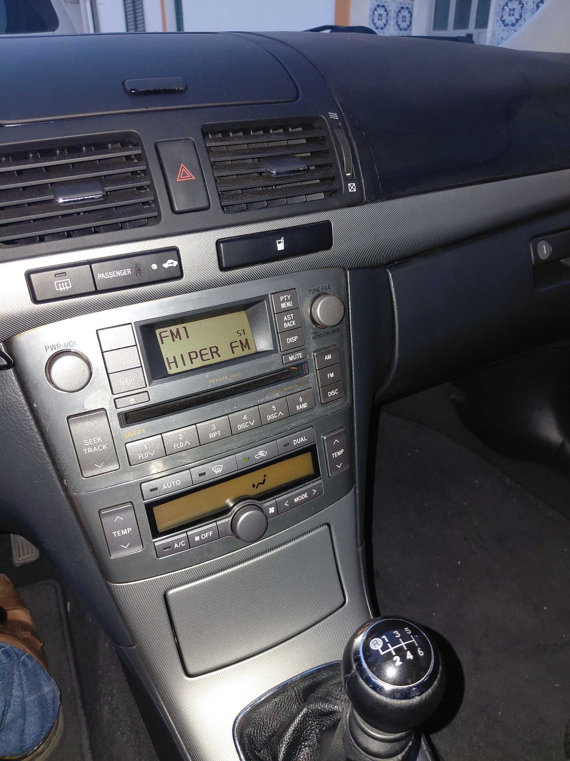Toyota  avensis  carro único