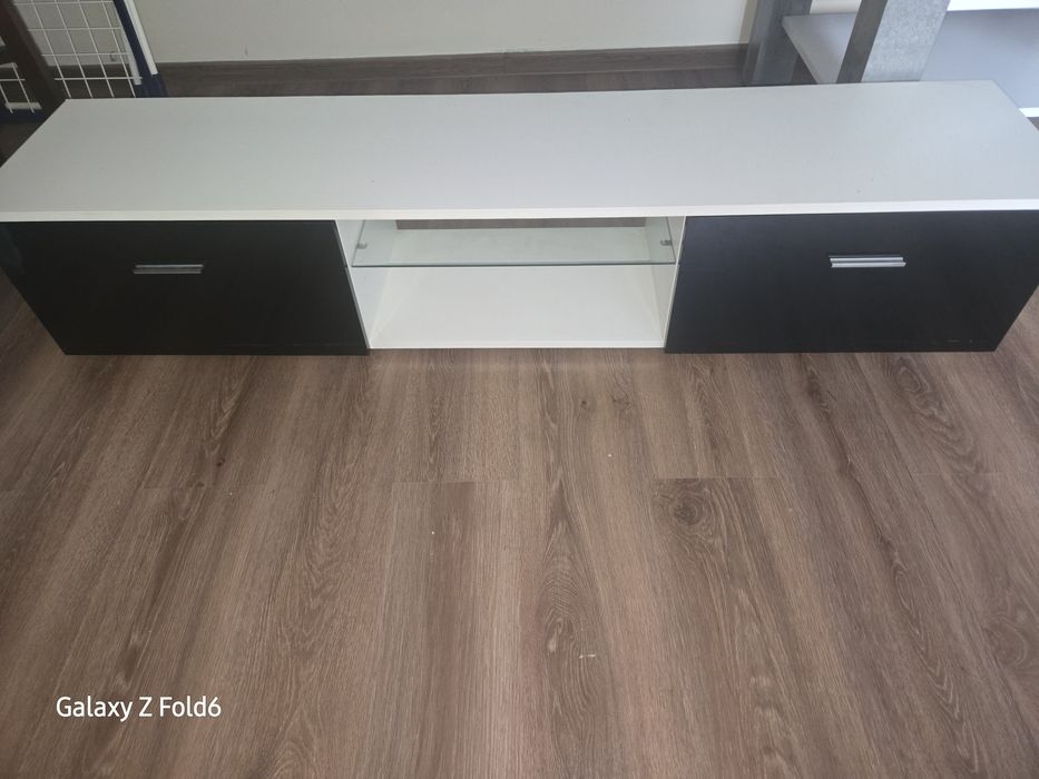 Sprzedam komodę pod tv
