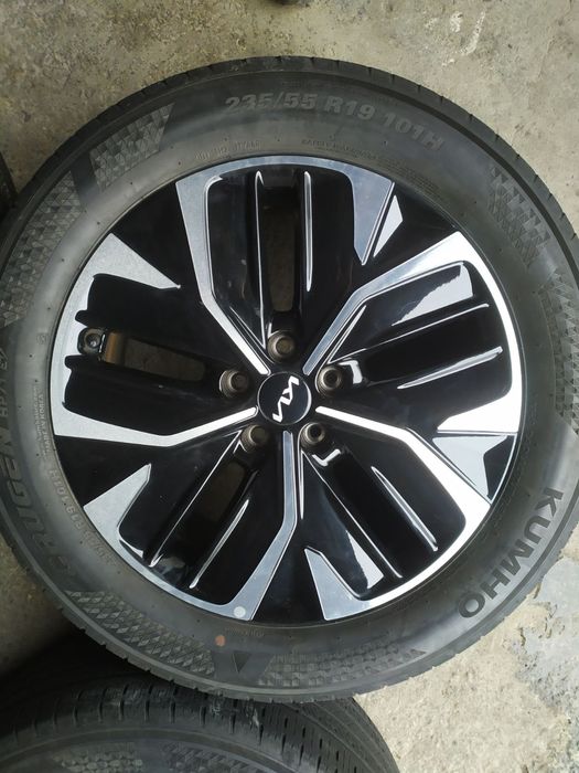 Диски Kia 5 114.3 r19 j7.5 et54.5 шини 235 55 r19 літо