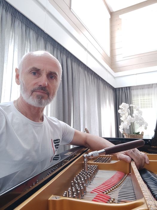 Настройка фортепіано (майстер-реставратор)