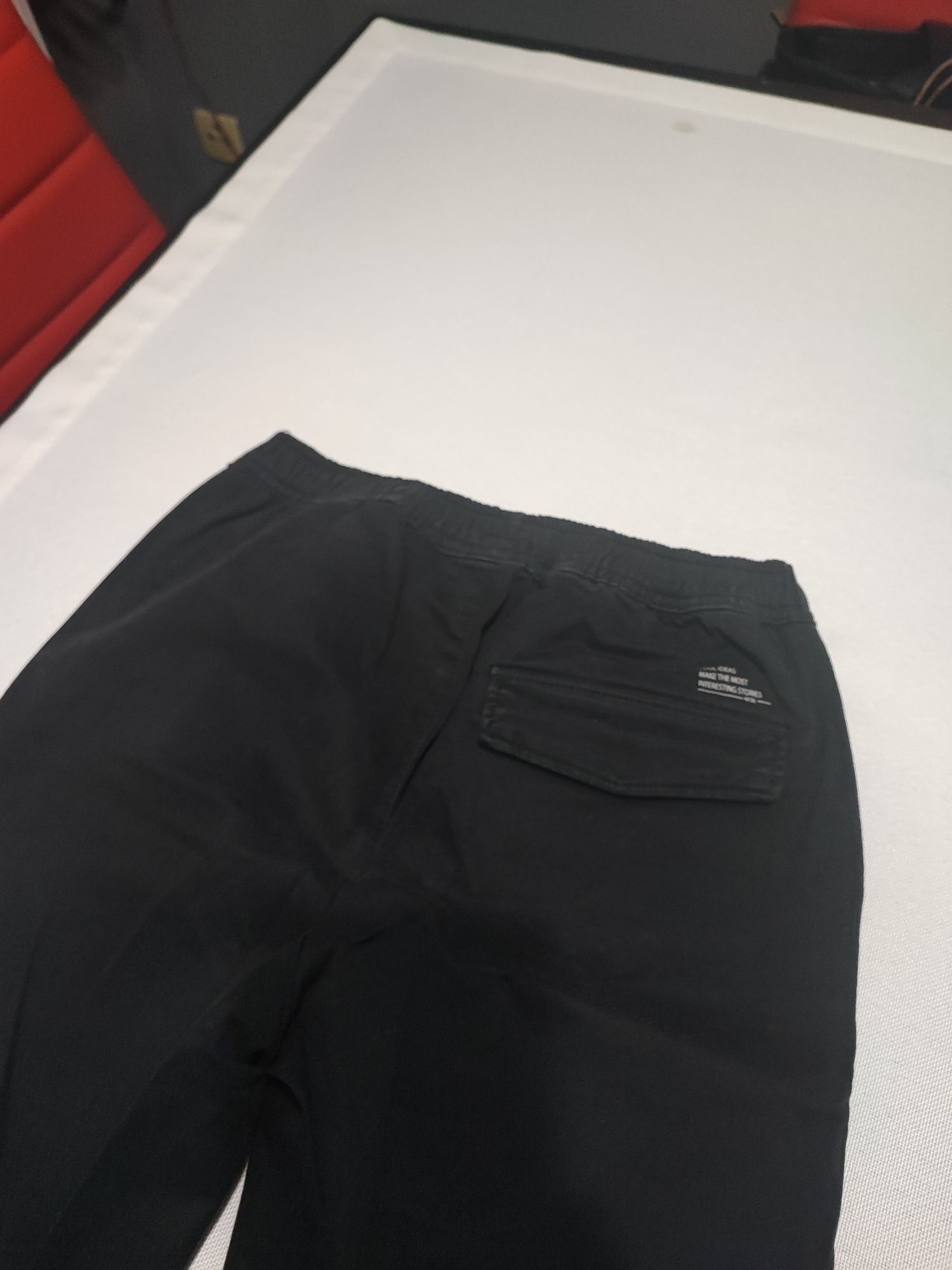 Spodnie materiałowe czarne rozmiar 152
