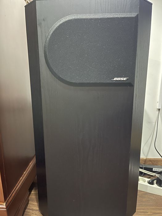 Movel com aparelhagem Pioneer ( PD-7700; F449; VSA-5500) e Bose 401