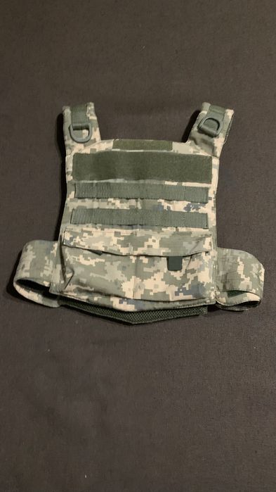 Продам жилет ігровий дитячій камуфляж піксель