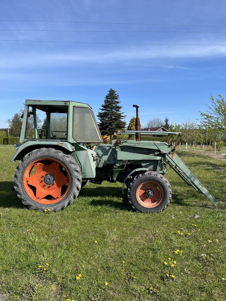 Ciągnik Fendt Xaver 35kW z turem łyżka i widły