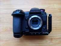 Panasonic Lumix G9 jak nowy + mini klatka SmallRig + 3aku + ładowarka.