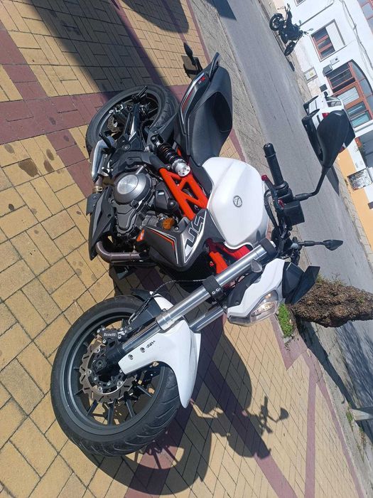 Vendo Moto Benelli BN302