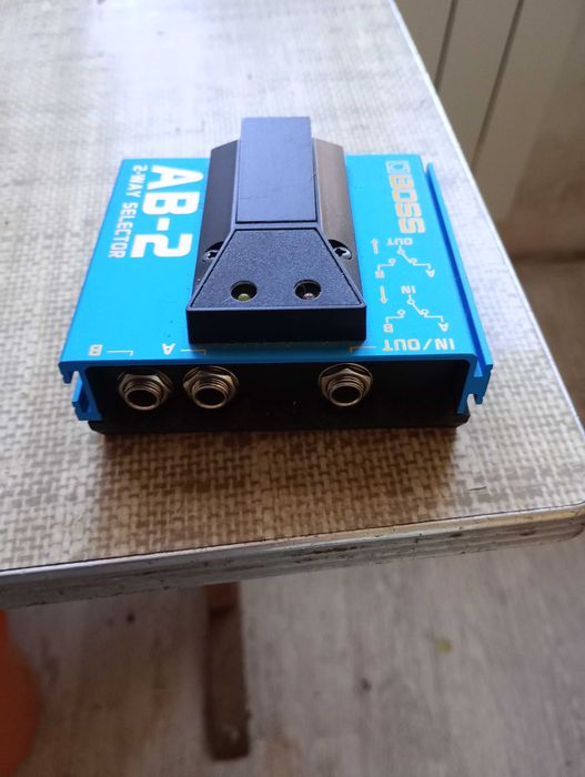 Boss AB-2 - przełącznik nożny, selektor