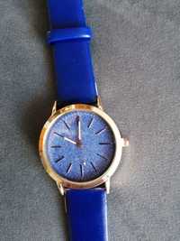 Niebieski złocony zegarek