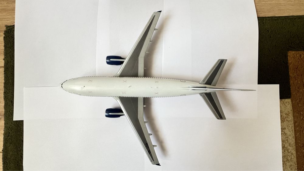 Масштабная модель пассажирского самолета А310 1/144