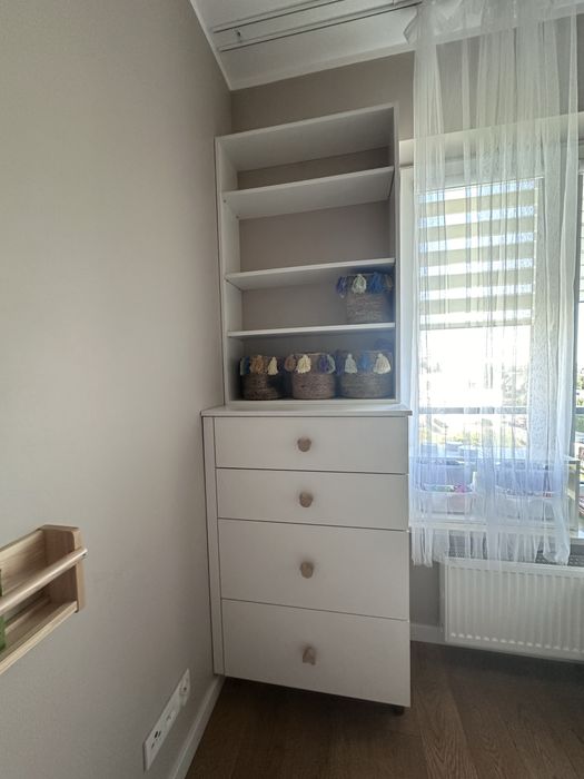 Komody i polki do pokoju dzieciecego komplet