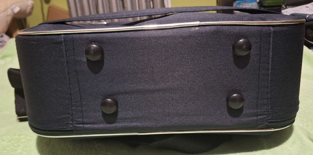 Kuferek kosmetyczka podróżna