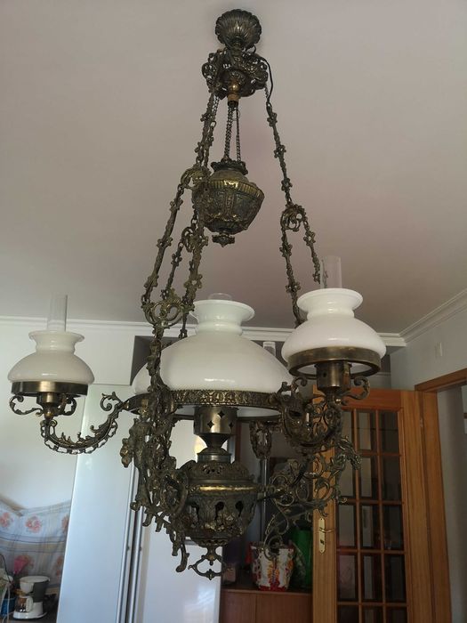 Candeeiro de bronze  trabalhado (teto)