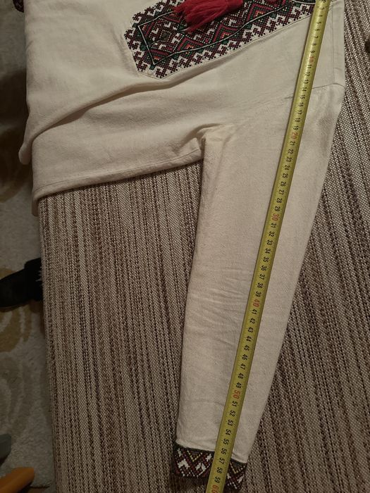 Вишиванка та брюки з ременем