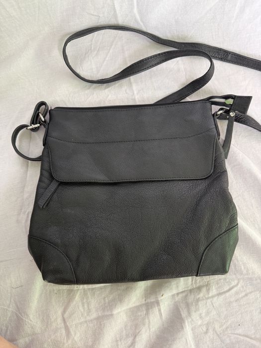 Жіноча шкіряна сумка мессенджер