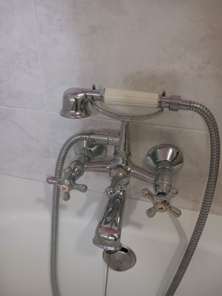 Torneira casa de banho estilo antigo (vintage)