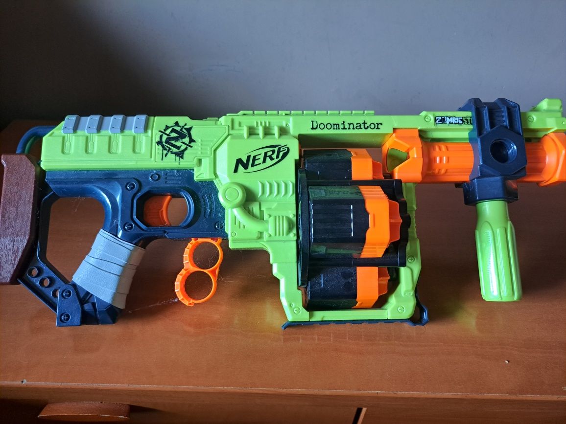 Coleção Nerf  (8 armas+dardos e colete)