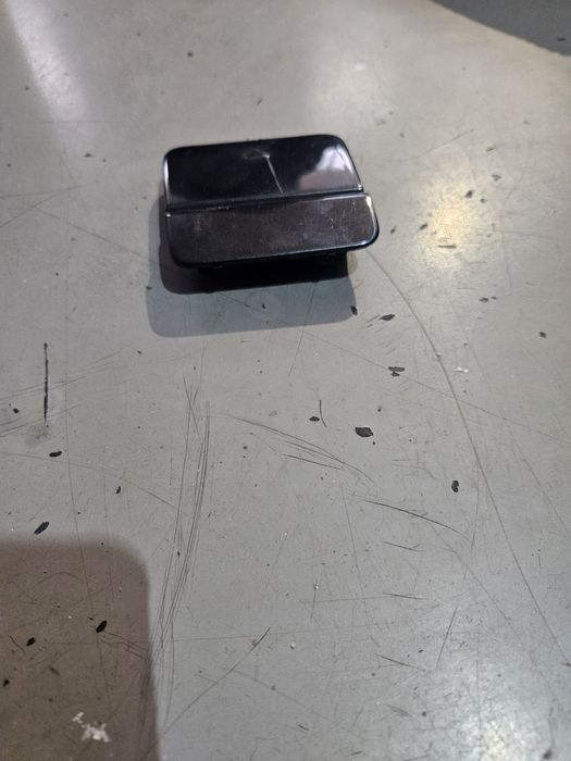 Zaślepka zderzaka tył Bmw E60 E61 zatyczka ucha holowniczego plastik