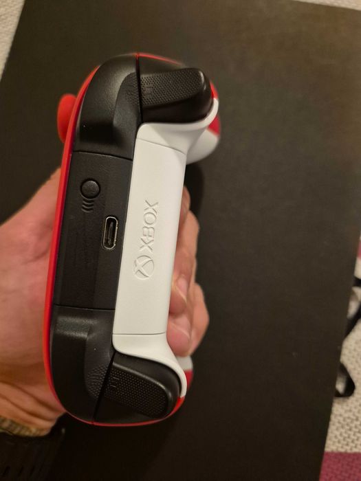 Comando Xbox Series X/S - Cor Pulse Red (Como Novo)