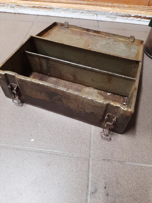 Stara skrzynka narzędziowa