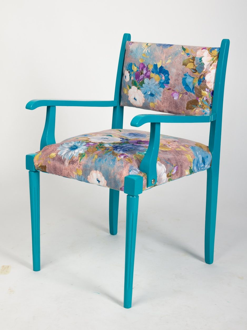 Продам яркий уникальный стул после реставрации