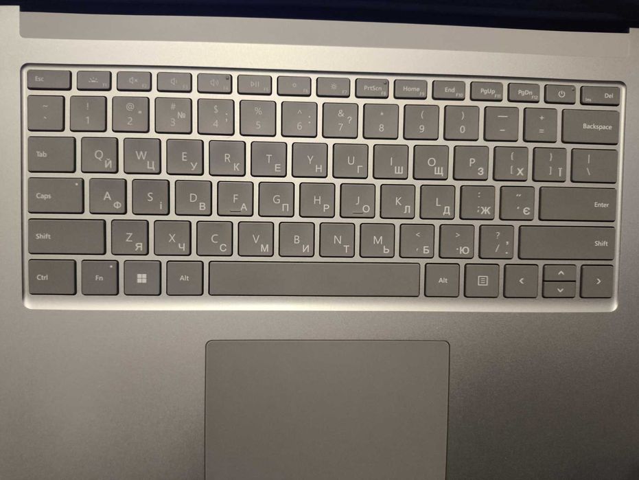 Microsoft Surface Laptop 3 15" Intel i5, 8 RAM, 256 SSD, 2496x1664