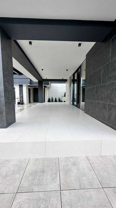 Просторий і стильний будинок в Ходосівці.