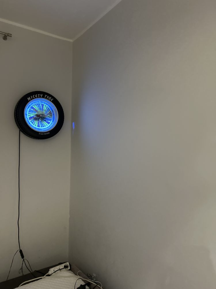 Zegar swiecacy auto
