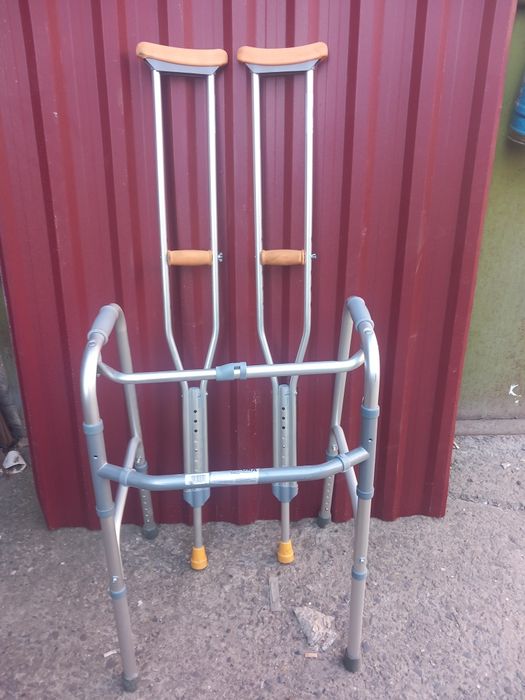 Продам милиці з ходунками