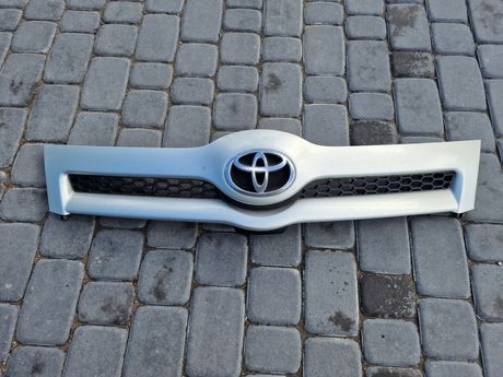 Toyota Corolla Verso  00-04r grill atrapa chłodnicy gril maskownica