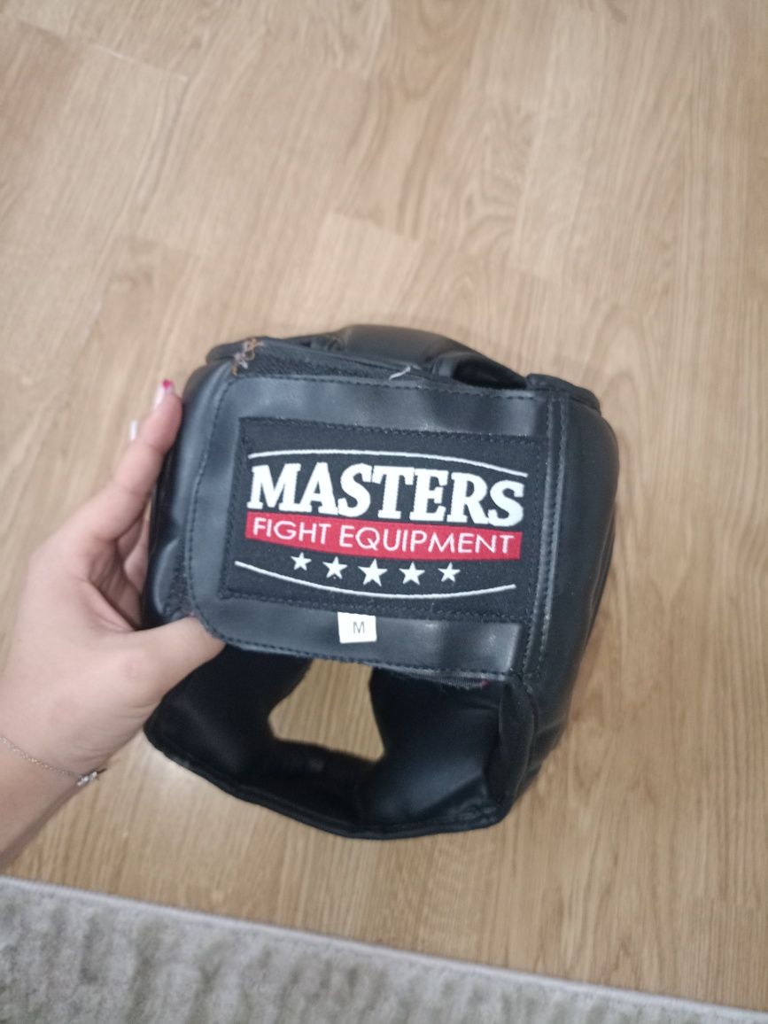 sprzedam kask bokserski