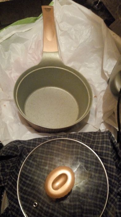 Продам   кастрюли  и  миски