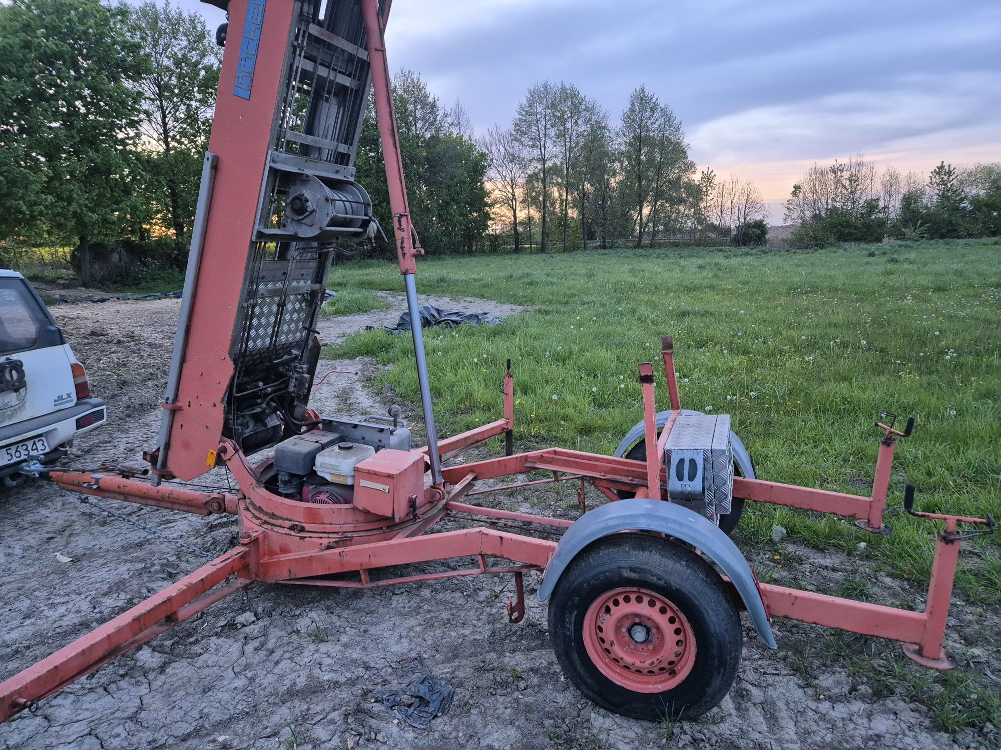 Drabina dekarska Bocker winda dekarska winda budowlana silnik honda