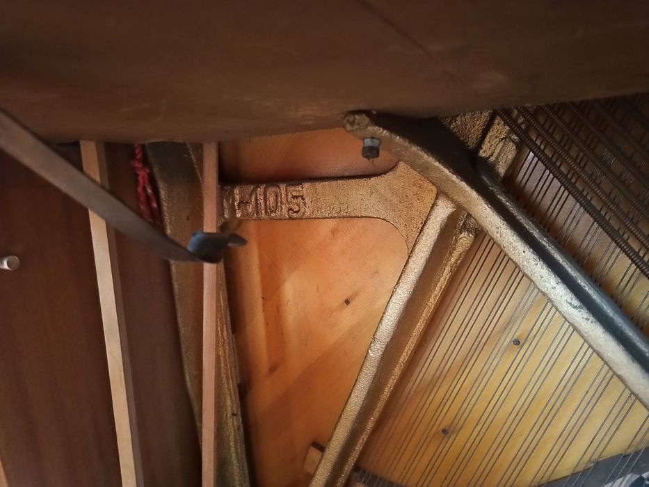 Pianino  CALISIA M-105