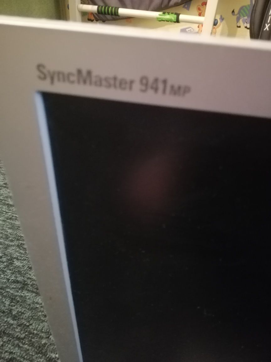Квадратный монитор ЖК Samsung SyncMaster 941 mp